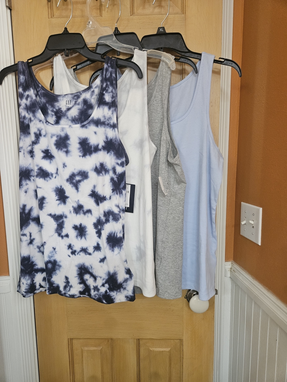 GAP Women’s Navy Tie-Dye and Solid Tank Set